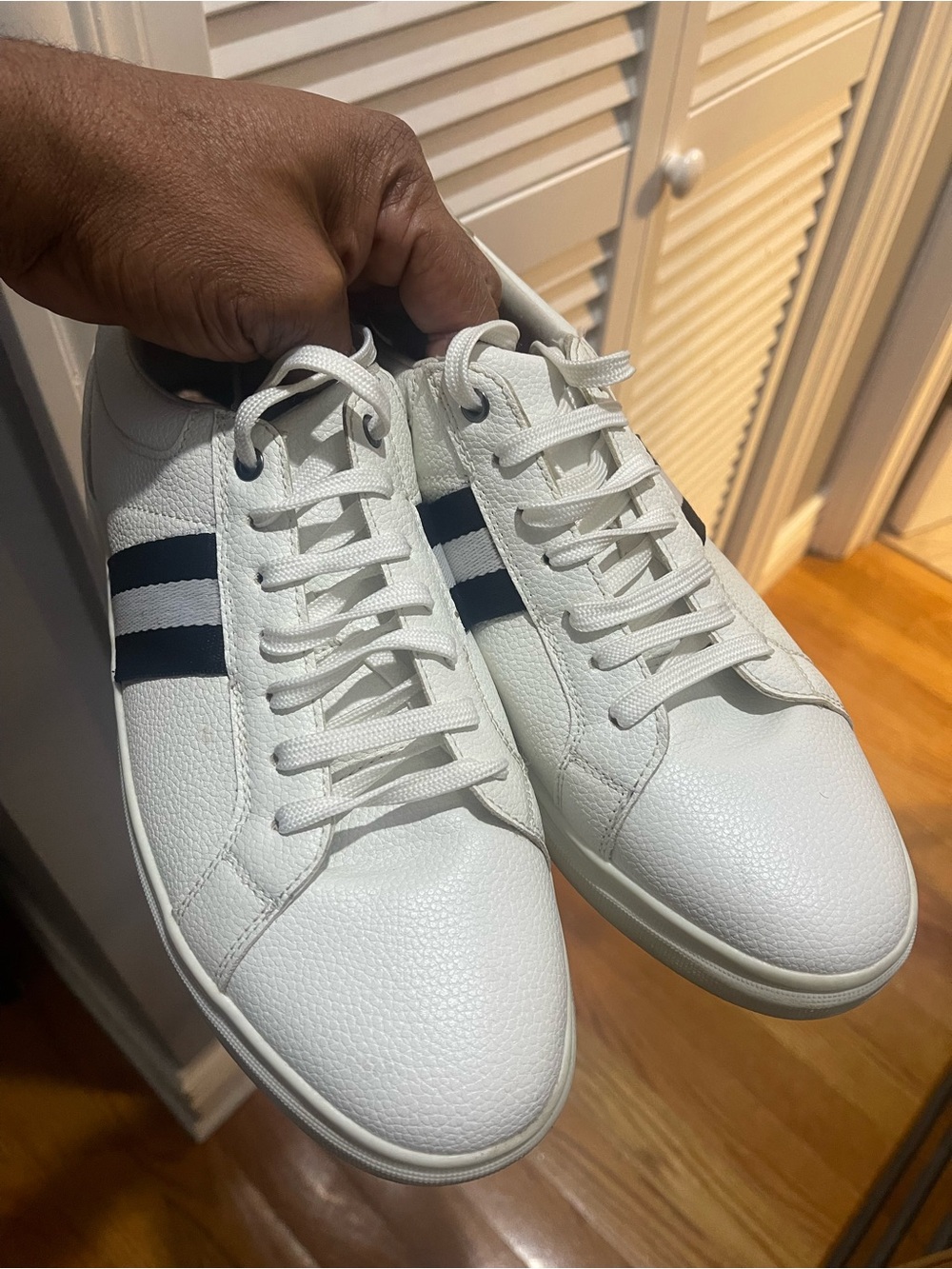 Aldo Men's White Sneakers with Black Stripes - Classic Low-Top Sz 10 W